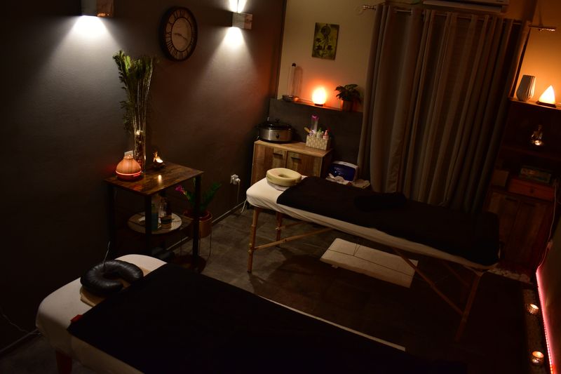 Ο ζεστός χώρος μασάζ του Camelia Wellness Center